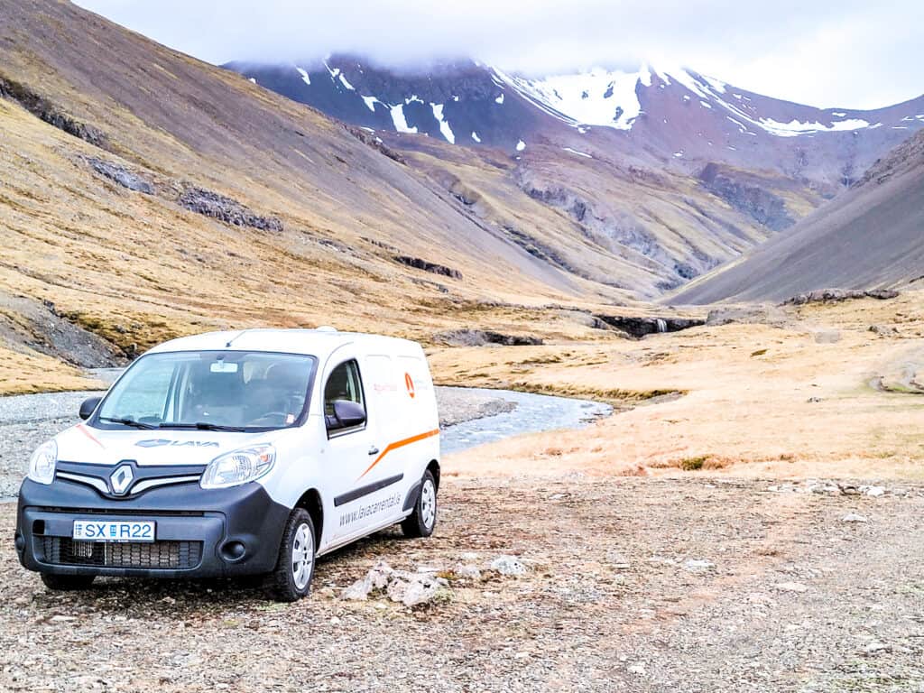 budget trip to Iceland