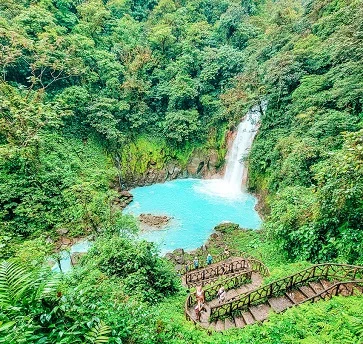 A 10 Day Costa Rica Itinerary: Exploring the Rainforest + Beach [2024]