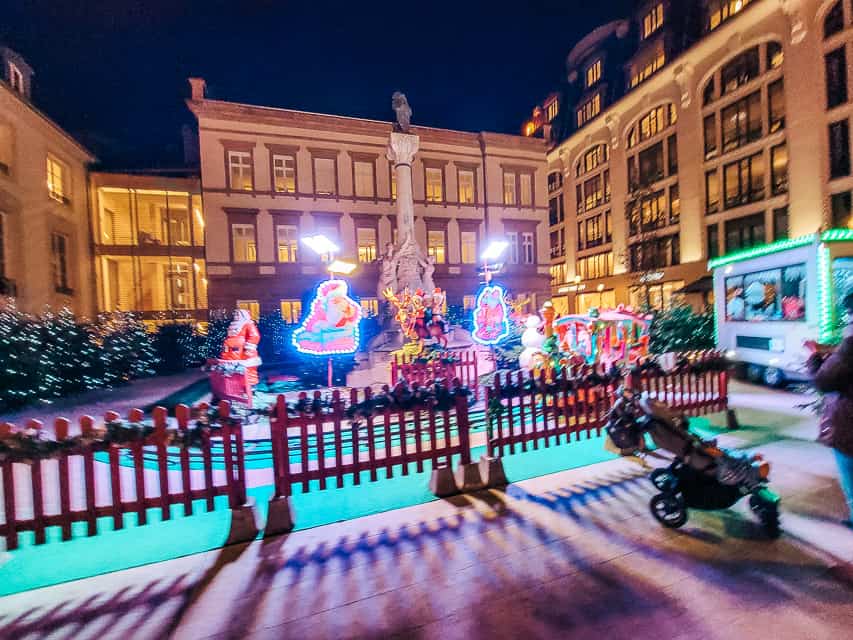 A kiddie train at the luxembourg markets.